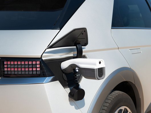 Hyundai Vehicle-to-Load (V2L, UK)