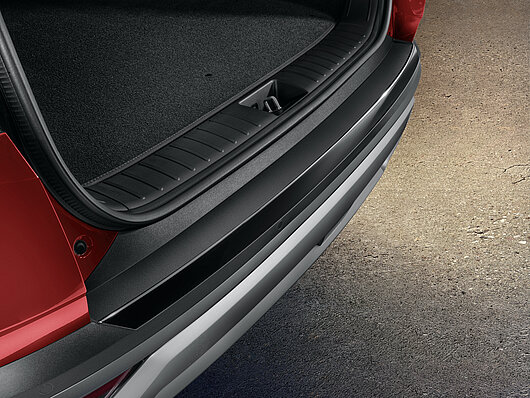 Ukrasna traka na stražnjem braniku, piano crna